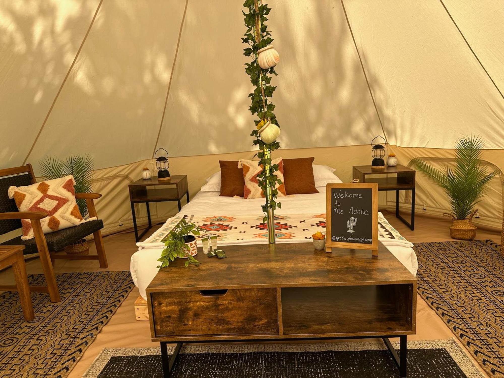 Grotto Getaway Hotel Miller Lake Ngoại thất bức ảnh
