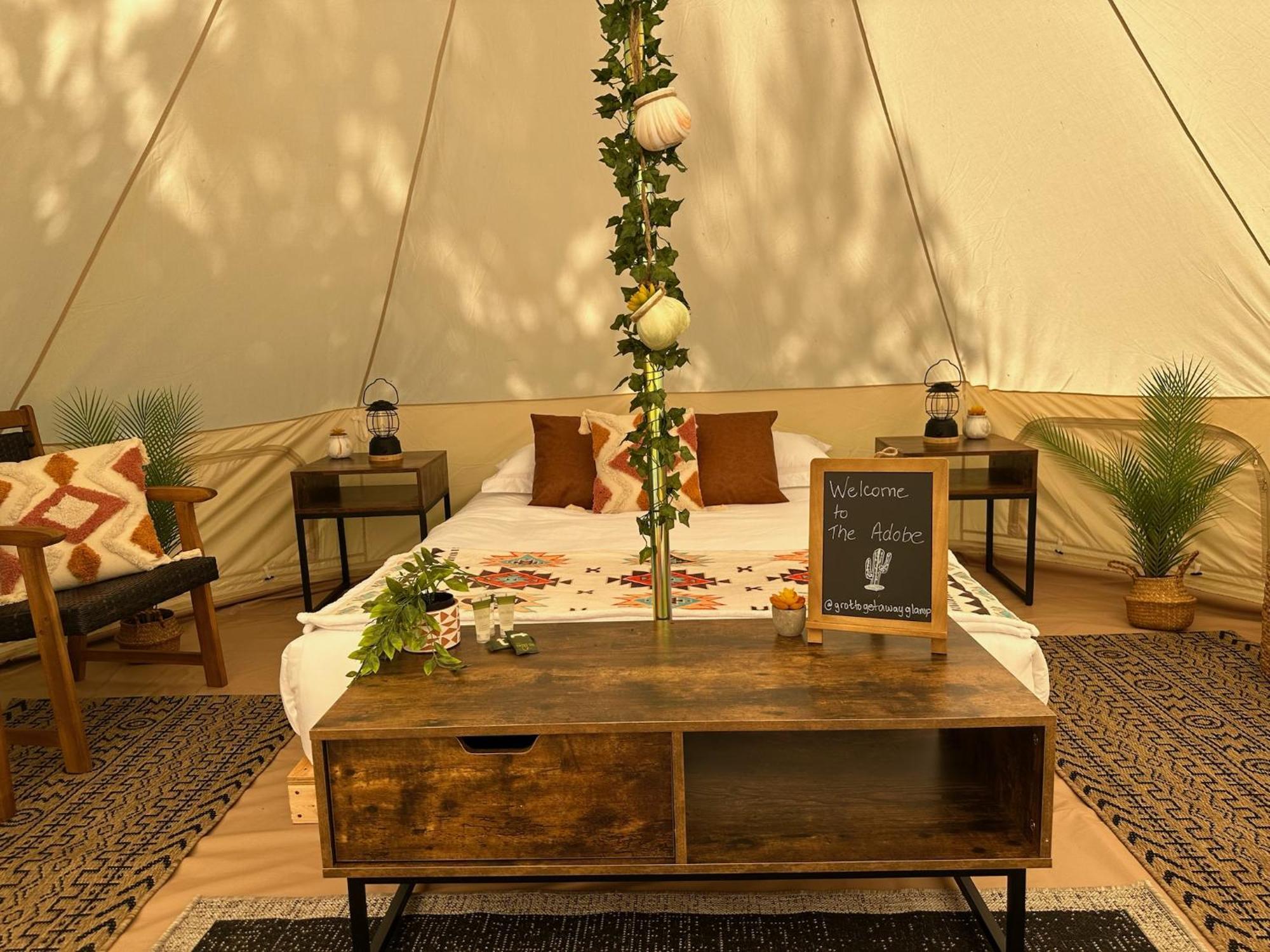 Grotto Getaway Hotel Miller Lake Ngoại thất bức ảnh